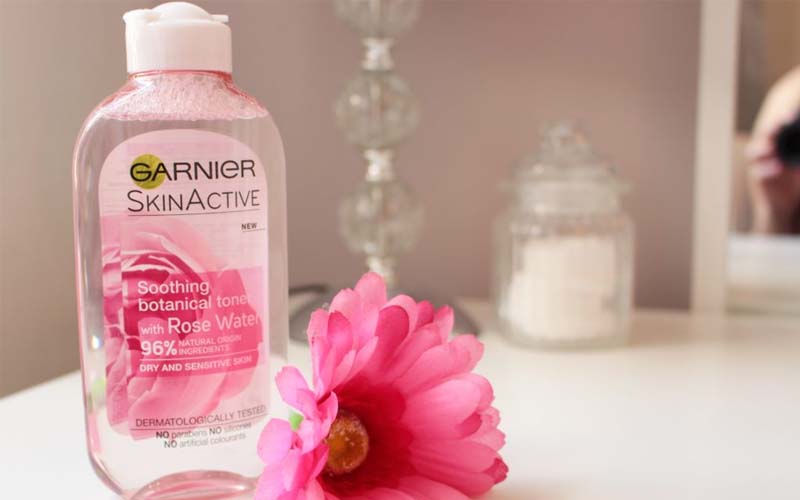 Nước hoa hồng Garnier Skinactive Soothing Toner With Rose Water