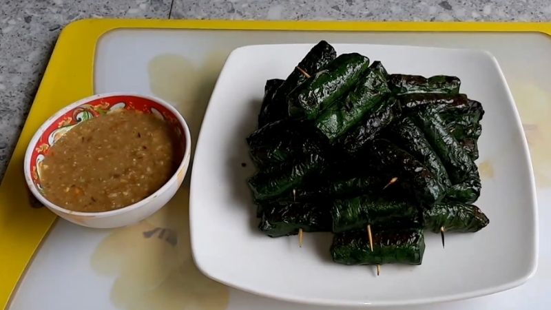 How to make grilled frog with guise leaves, easy to do at home