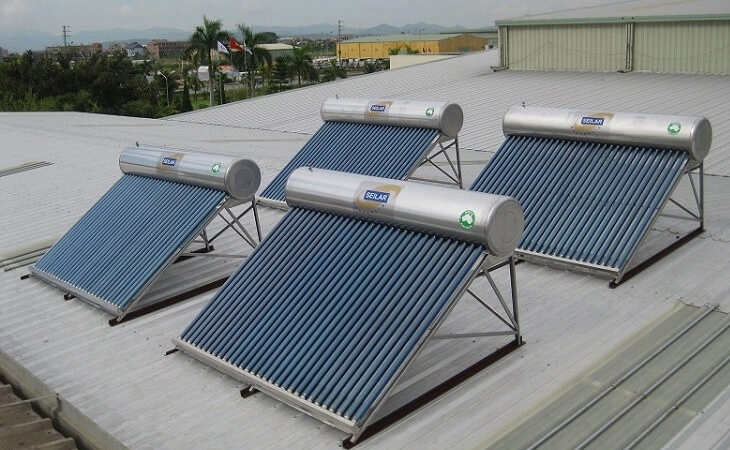 Hướng dẫn lắp đặt máy nước nóng năng lượng mặt trời chi tiết nhất > Lắp máy nước nóng năng lượng mặt trời trên mái bằng