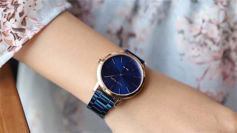 Đồng hồ thời trang xả hàng giảm sốc đầu năm 2022 ưu đãi lên đến 70%