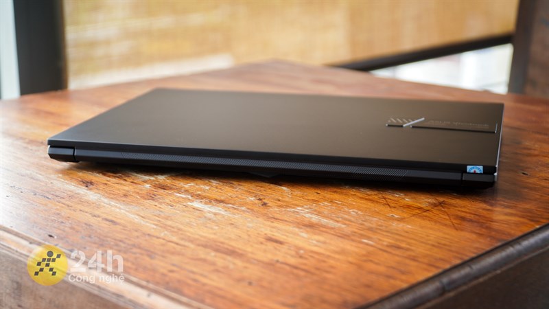 ASUS VivoBook Pro 14x OLED M7400QC bản chip AMD Ryzen 5 có giá khá hợp lý.