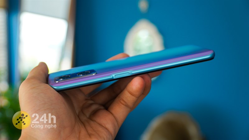 Cạnh phải của Realme 9i