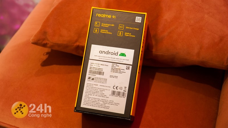 Mặt đáy hộp đựng Realme 9i