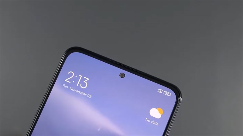 Mặt trước của Xiaomi Redmi Note 11S vẫn là kiểu thiết kế đục lỗ quen thuộc Mặt trước của Xiaomi Redmi Note 11S vẫn là kiểu thiết kế đục lỗ quen thuộc
