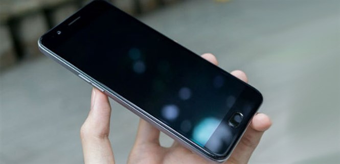 Nguyên nhân và cách khắc phục màn hình điện thoại bị đốm sáng hiệu quả