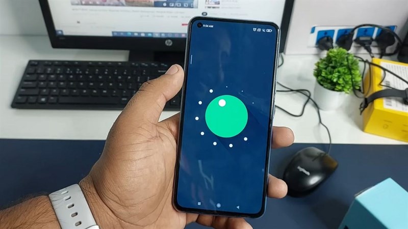 OPPO Reno7 5G được trang bị sạc nhanh 60 W ( ảnh minh họa của OPPO Reno 7 5G). Nguồn: Naveen Pehal. 