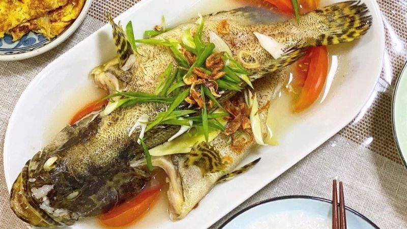Share how to make grouper (grouper fish) steamed with beer to treat customers well