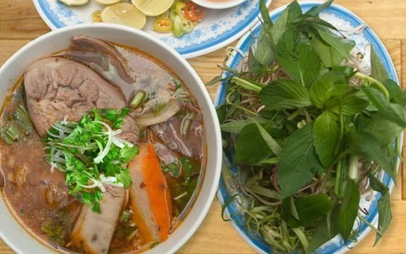 Bún bò thịt chả Kim Thoa