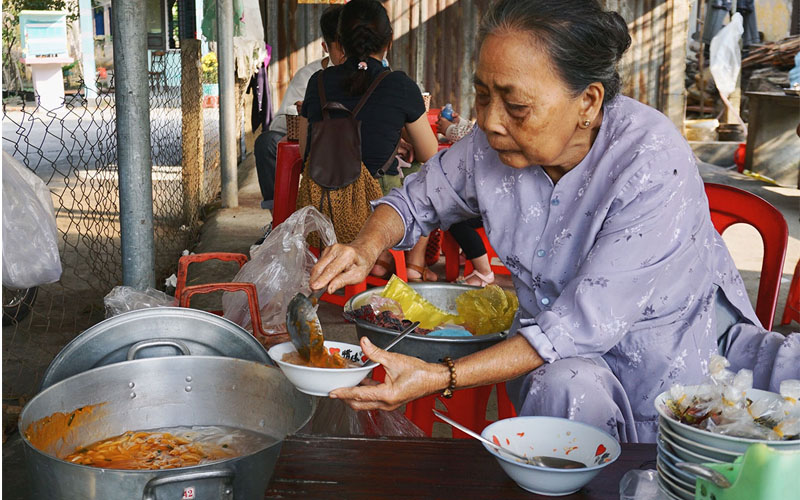 Bún bò bà Năm