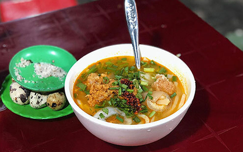 Bún bò quán bà Năm