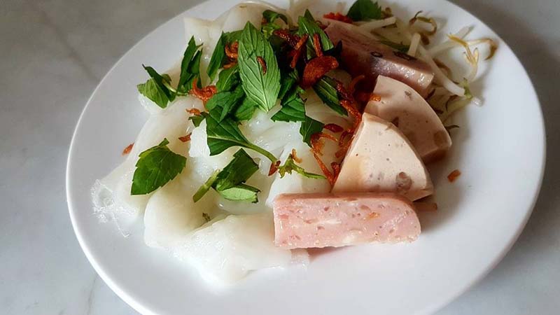 Phần bánh ướt đầy đủ