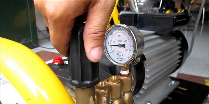 Nguyên nhân máy rửa xe không lên nước và cách khắc phục > Núm chỉnh áp suất hỏng
