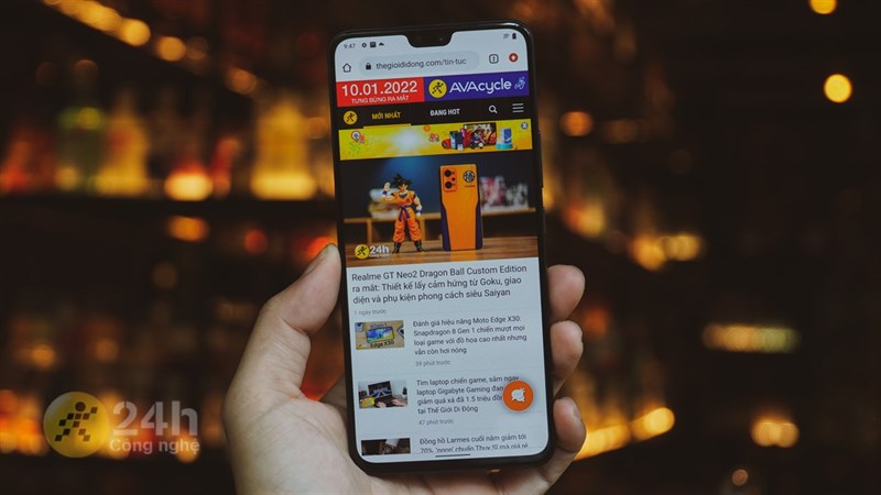 Màn hình AMOLED giúp hình ảnh hiển thị sắc nét hơn. Màn hình AMOLED giúp hình ảnh hiển thị sắc nét hơn.