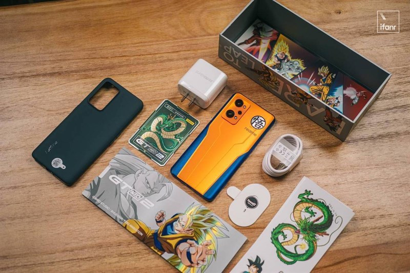 Bên trong hộp Realme GT Dragon Ball Custom Edition