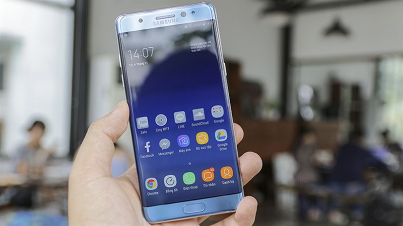 Samsung vừa ra mắt S21 FE, vậy bạn có biết FE là gì không? Cùng nhau tìm hiểu về dòng Samsung Galaxy FE nhé