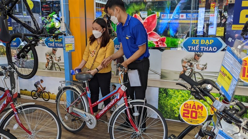 Tặng xe đạp hòm phiếu bầu cử tại tâm dịch Việt Yên cho Bảo tàng MTTQ Việt  Nam  Đăng trên báo Bắc Giang
