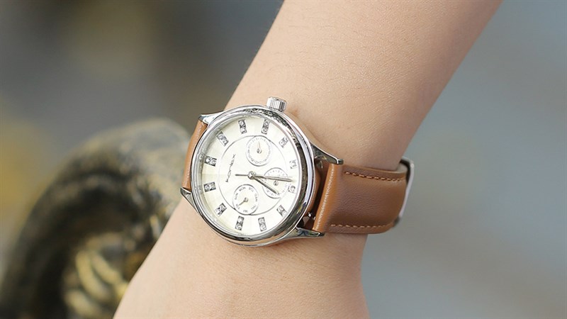 đồng hồ thời trang giảm giá