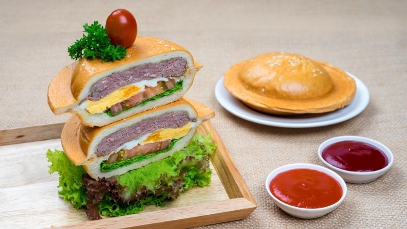 Hamburger tại BREADY BÁNH MÌ TƯƠI - BURGER ĐĨA BAY