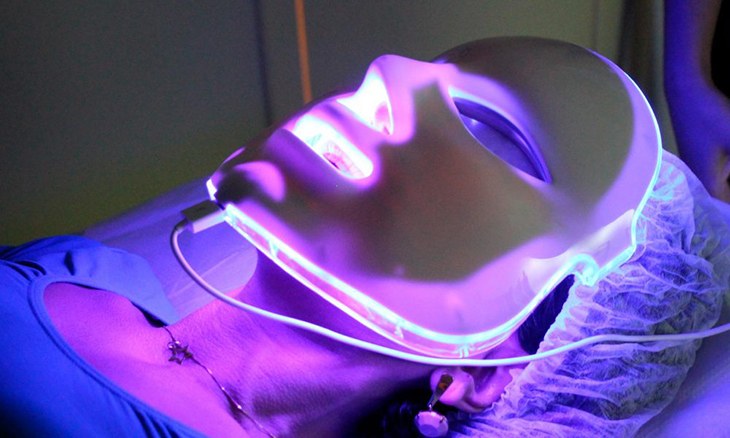 Mặt nạ đèn LED có khả năng giảm kích ứng trên da