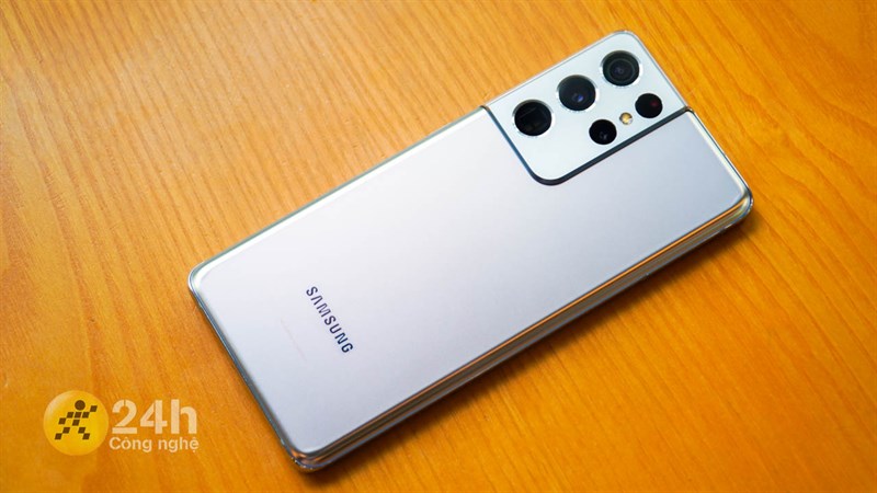 Cho đến thời điểm hiện tại mình vẫn thấy Galaxy S21 Ultra 5G là một trong những chiếc điện thoại đẹp nhất trên thị trường.