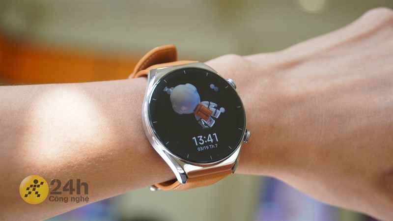 Xiaomi Watch S1 có thiết kế khá giống đồng hồ cơ truyền thống