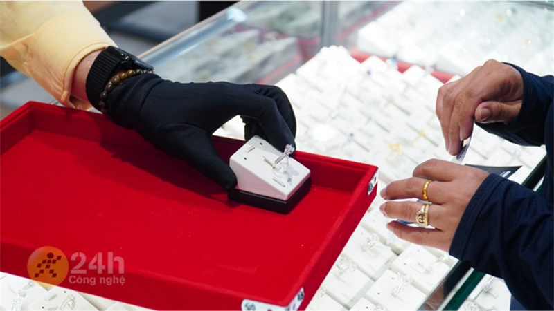 Đảm bảo sự hài lòng cho khách hàng với đội ngũ nhân viên tư vấn nhiệt tình, được đào tạo bài bản