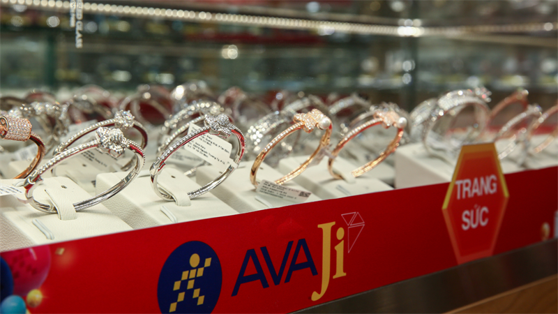 Vòng tay sang trọng, cao cấp