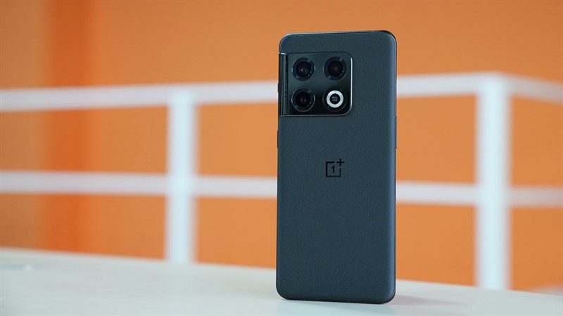 Thiết kế tổng thể của OnePlus 10 Pro Thiết kế tổng thể của OnePlus 10 Pro