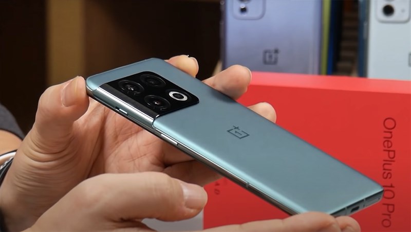 Cạnh phải của OnePlus 10 Pro