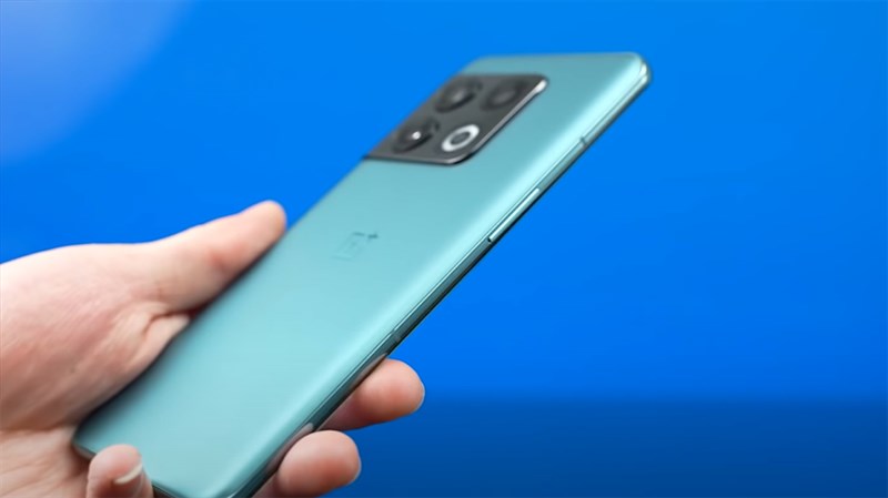 Cạnh trái của OnePlus 10 Pro