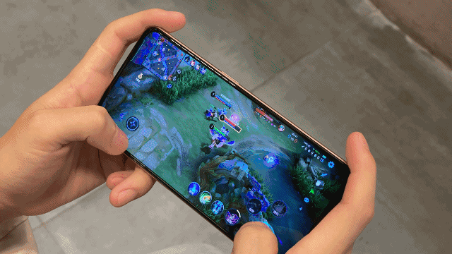 Trải nghiệm chơi Vương Giả Vinh Diệu trên OPPO A96 5G. Nguồn: Weibo.