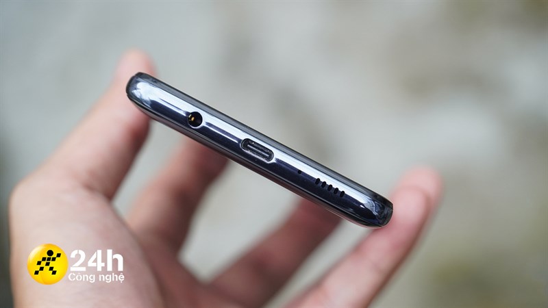 Cạnh trên của Samsung Galaxy M51
