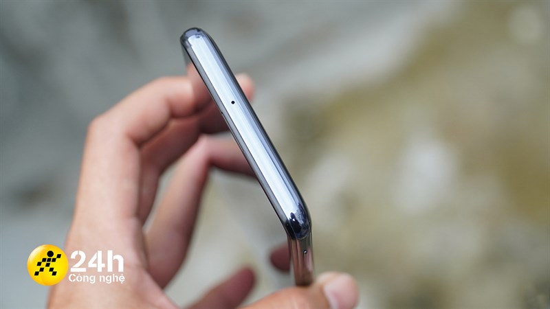 Cạnh trên của Samsung Galaxy M51