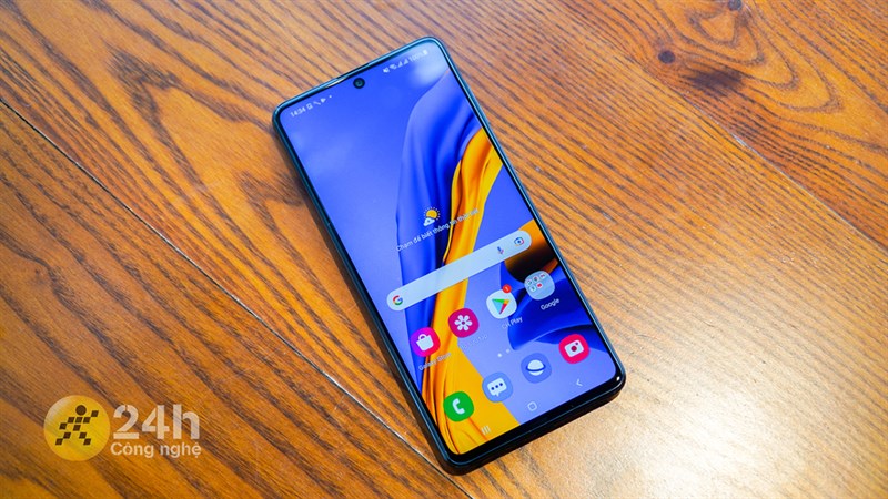 Samsung Galaxy M51 có viên pin dung lượng 7.000 mAh sẽ đáp ứng cho bạn cả 1 ngày dài sử dụng