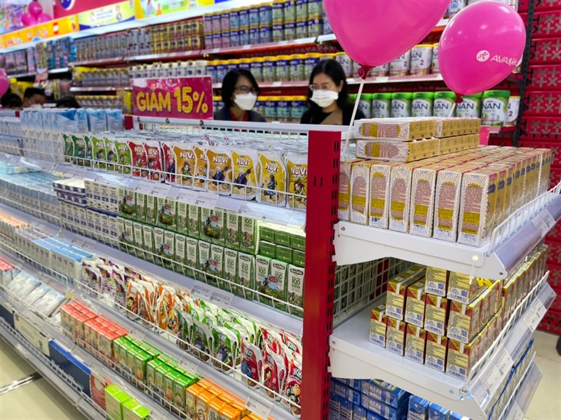 Đa dạng nước ép trái cây và sữa hộp Đa dạng nước ép trái cây và sữa hộp