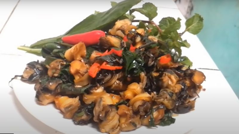 Tell you how to make fried snails with crispy guise leaves, fragrant