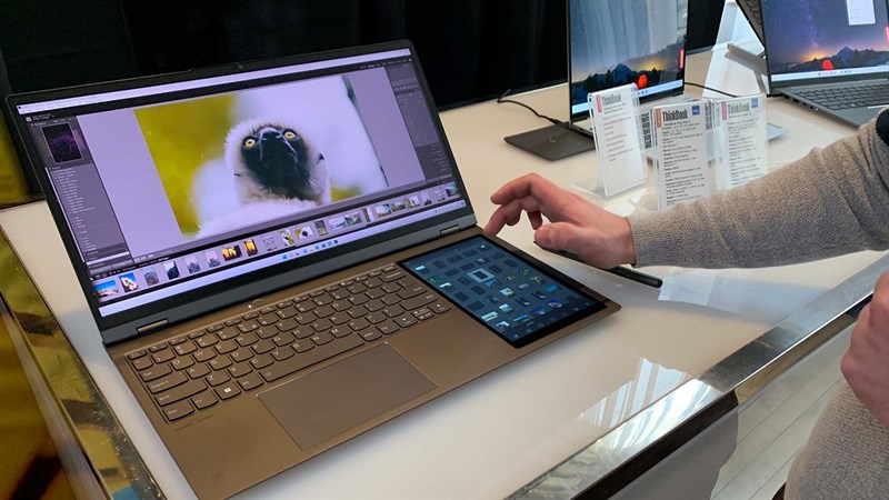 Ấn tượng Lenovo ThinkBook Plus Gen 3: Giá triệu, thiết kế độc đáo Ấn tượng Lenovo ThinkBook Plus Gen 3: Giá triệu, thiết kế độc đáo