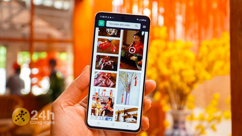 Galaxy S21 FE 5G hướng đến người dùng là giới trẻ khi sở hữu camera trước có độ phân giải 32 MP