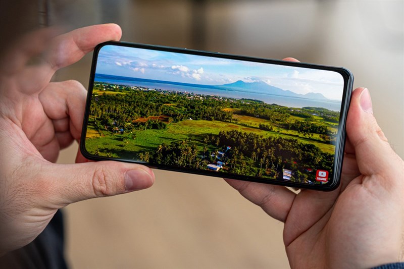 Màn hình POCO F4 Pro+ cho chất lượng hiển thị tốt