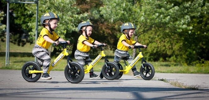 Xe thăng bằng là gì? Những lưu ý khi chọn xe thăng bằng cho bé