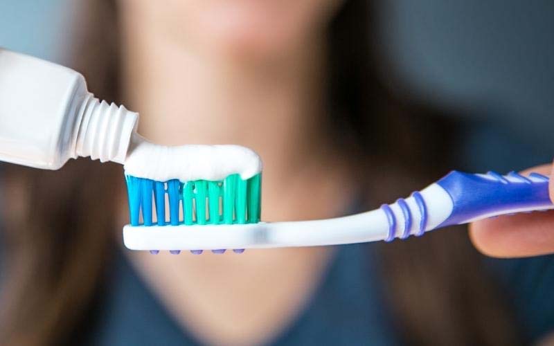 Cách sử dụng kem đánh răng