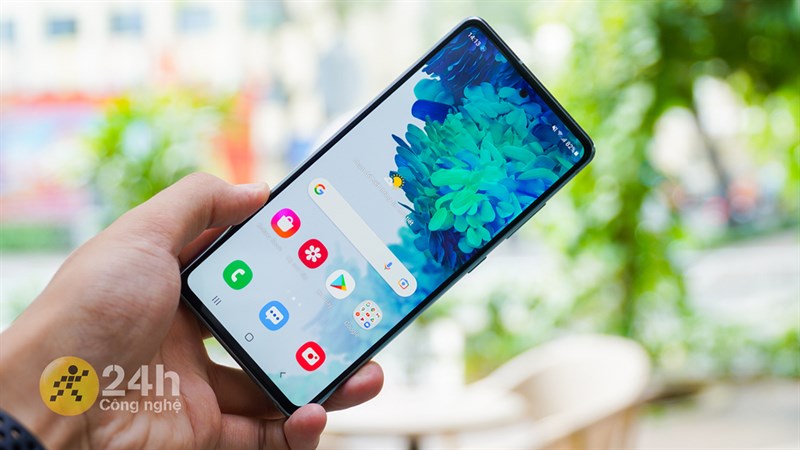 Samsung Galaxy S20 FE có cạnh viền khá mỏng