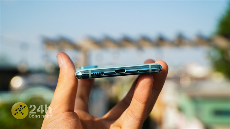 Cạnh dưới của Samsung Galaxy S20 FE