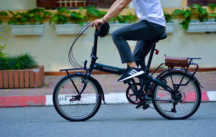 Xe đạp gấp giúp bạn đi đến nhiều nơi dễ dàng và dễ sử dụng 