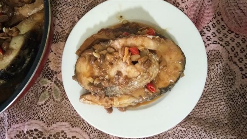 How to make floating fish braised with soy sauce, easy to make at home