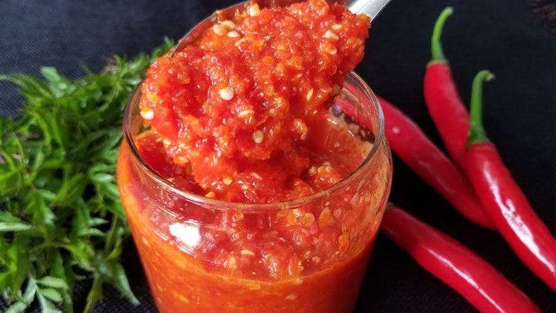 How to make ground chili soaked in vinegar for a long time without worrying about damage