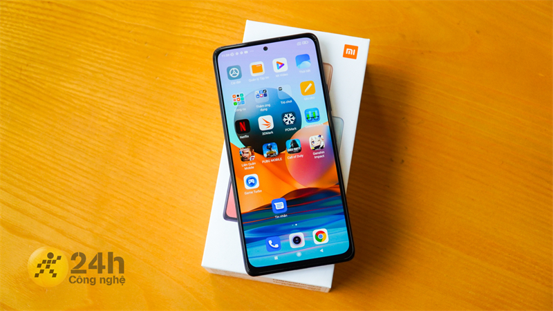 Màn hình của Redmi Note 10 Pro sử công nghệ màn hình AMOLED  và độ phân giải Full HD+ cho hình ảnh sắc nét