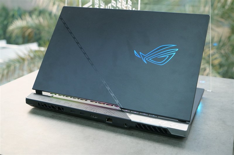 ROG Strix SCAR 15 được cài sẵn hệ điều hành Windows 11 mới nhất, tích hợp card đồ họa lên tới NVIDIA GeForce RTX 3080Ti. Nguồn: ASUS. ROG Strix SCAR 15 được cài sẵn hệ điều hành Windows 11 mới nhất, tích hợp card đồ họa lên tới NVIDIA GeForce RTX 3080Ti. Nguồn: ASUS.