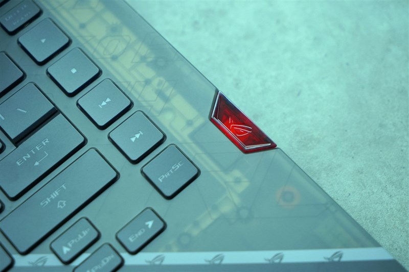 Mẫu laptop ROG Strix SCAR thế hệ mới còn sở hữu một linh kiện đặc biệt tên Keystone. Nguồn: ASUS. Mẫu laptop ROG Strix SCAR thế hệ mới còn sở hữu một linh kiện đặc biệt tên Keystone. Nguồn: ASUS.