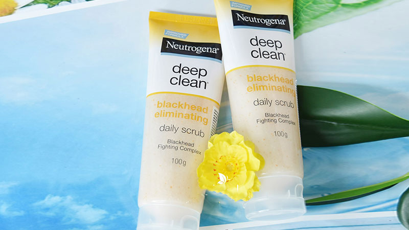 Neutrogena Deep Clean Blackhead Eliminating Daily Scrub